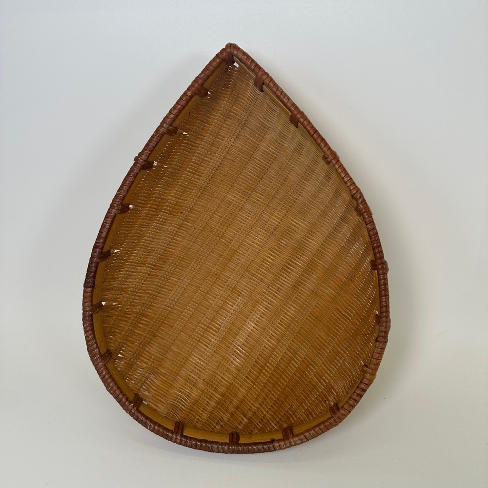 VTG Teardrop Shaped Wicker Woven Basket Decorative Curved Boho Rain Drop‎
